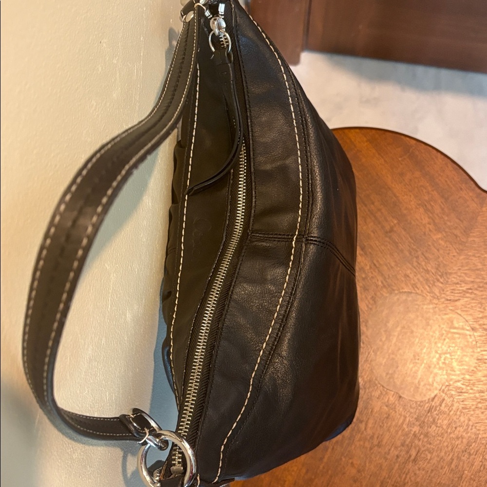 Coach  Vintage shoulder bag  F13764
Pleated front thick smooth leather black EUC - Picture 10 of 17